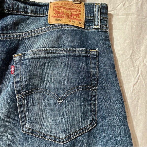 Levi's 505 Blue Denim Straight Leg Regular Fit Jeans Men's Size 36 x 32 - Picture 4 of 12